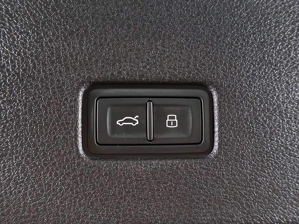 Used 2024 Audi Q8 Premium Plus image 58