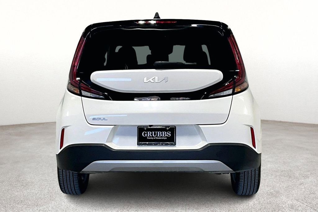 Used 2025 Kia Soul LX FWD image 6