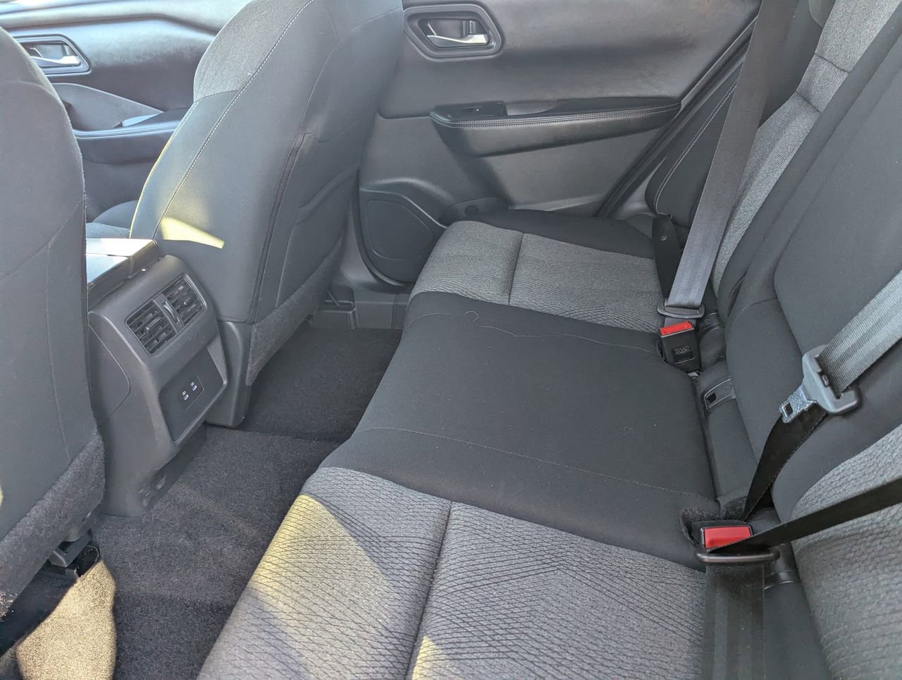 Certified 2025 Nissan Rogue SV image 17