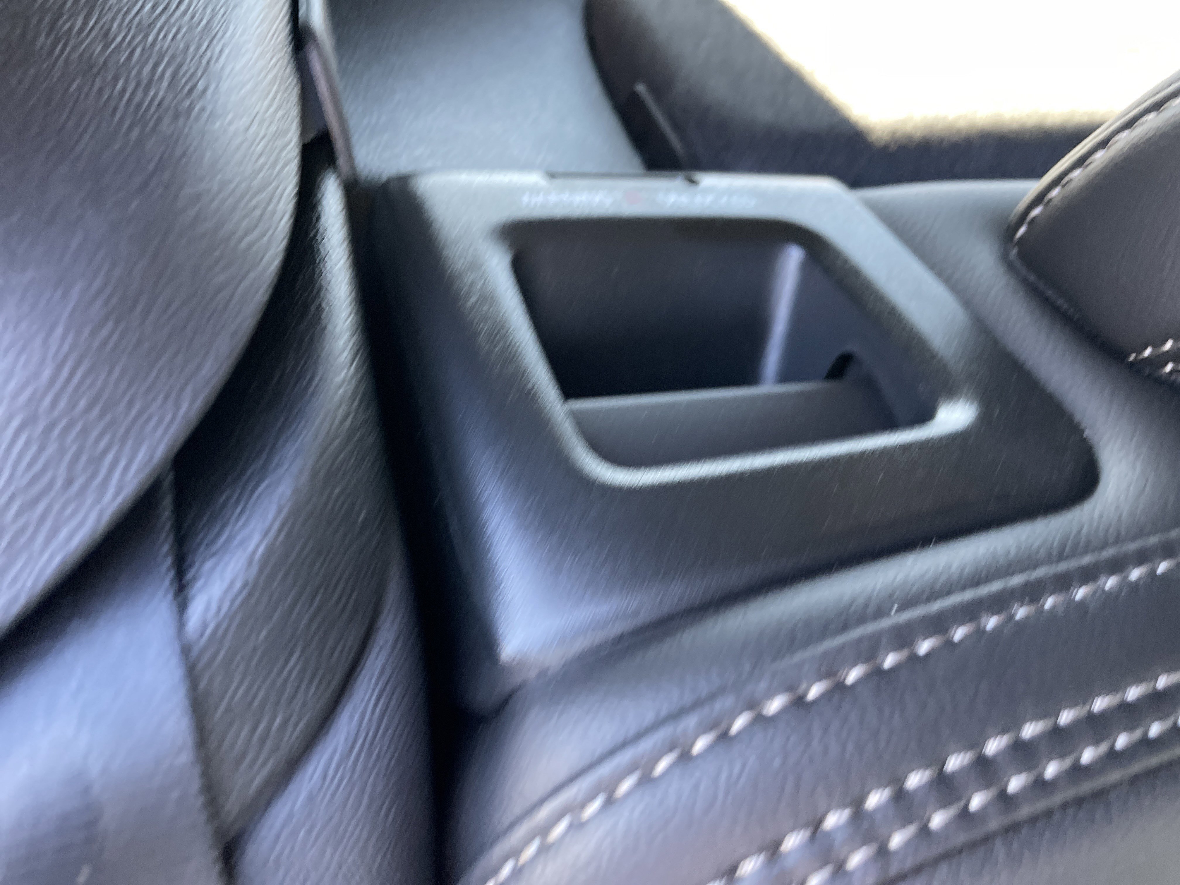 Used 2025 Volvo XC40 B5 Core image 23