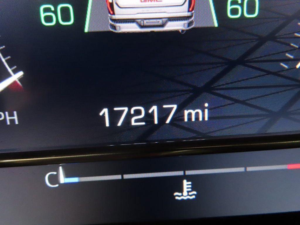 Used 2024 GMC Sierra 2500 Denali w/ Technology Package image 12