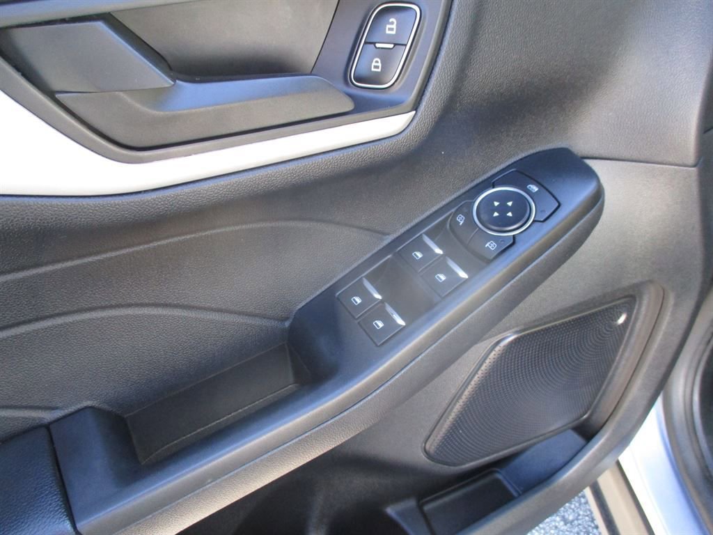 Used 2022 Ford Escape SE w/ Convenience Package image 4