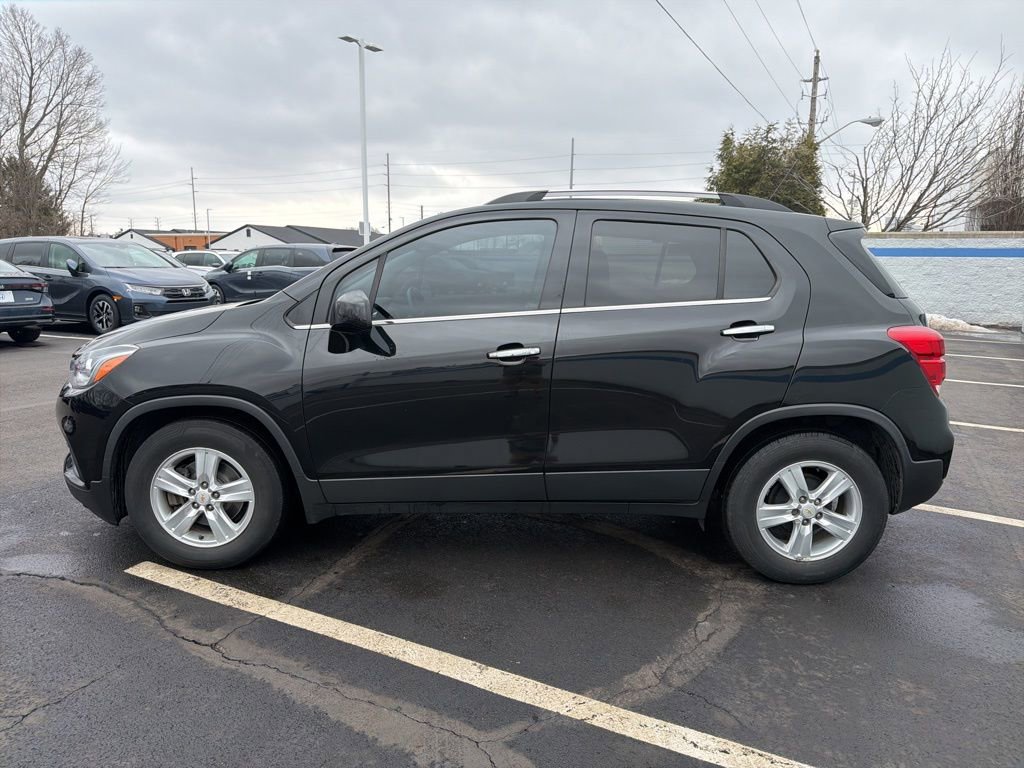 Used 2019 Chevrolet Trax LT w/ LT Convenience Package image 2