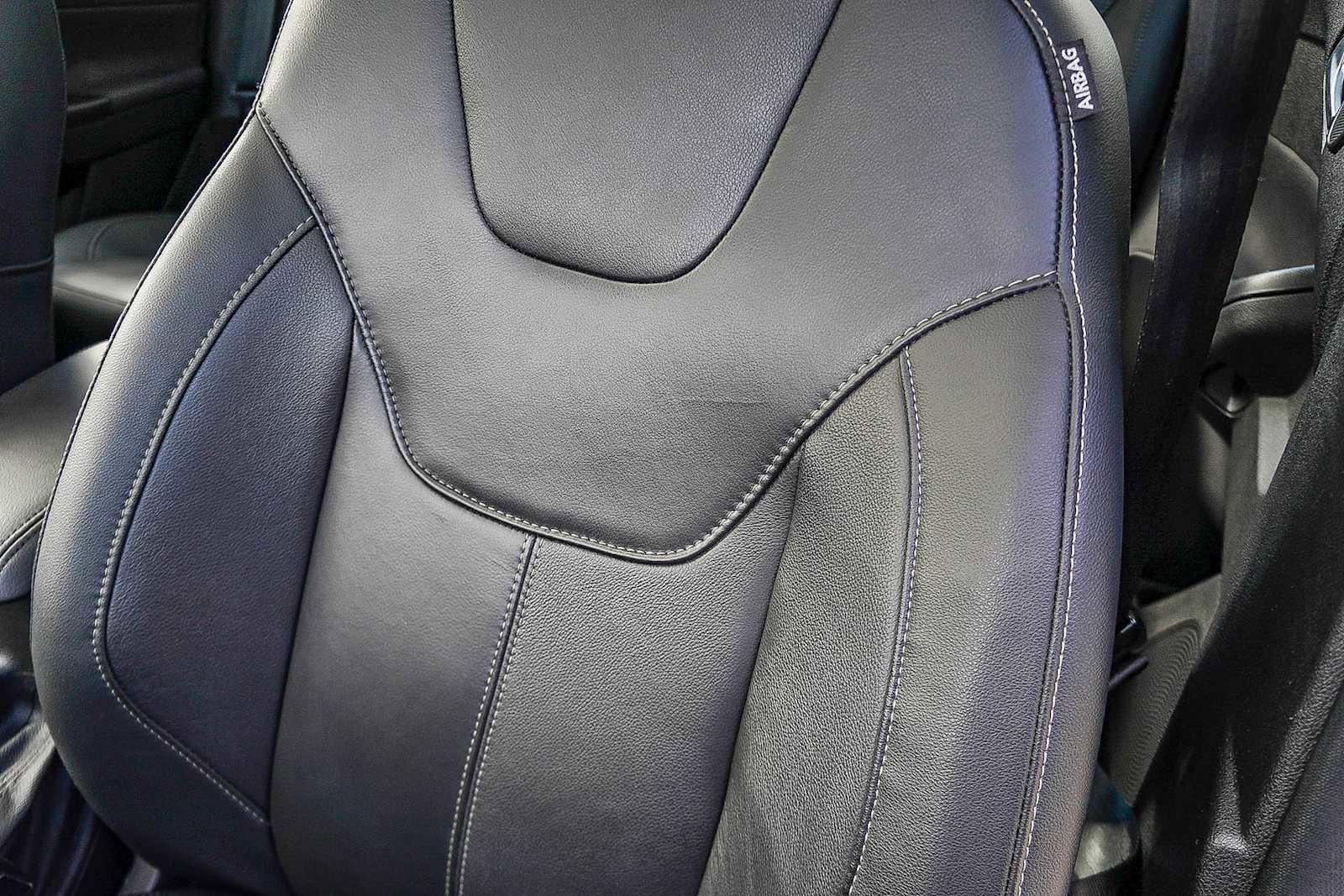 Used 2017 Ford Focus Titanium w/ Titanium Technology Package image 27