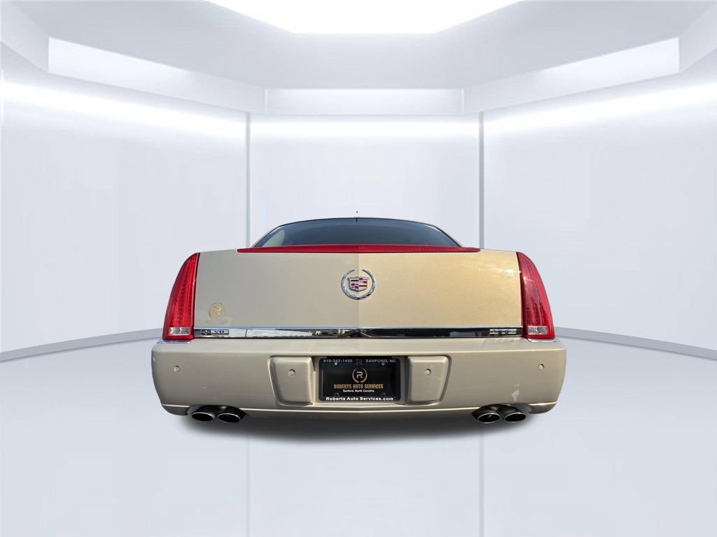 Used 2008 Cadillac DTS w/ Sun And Sound Package FWD image 5