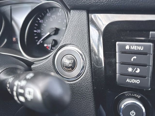 Used 2020 Nissan Rogue SV FWD image 16