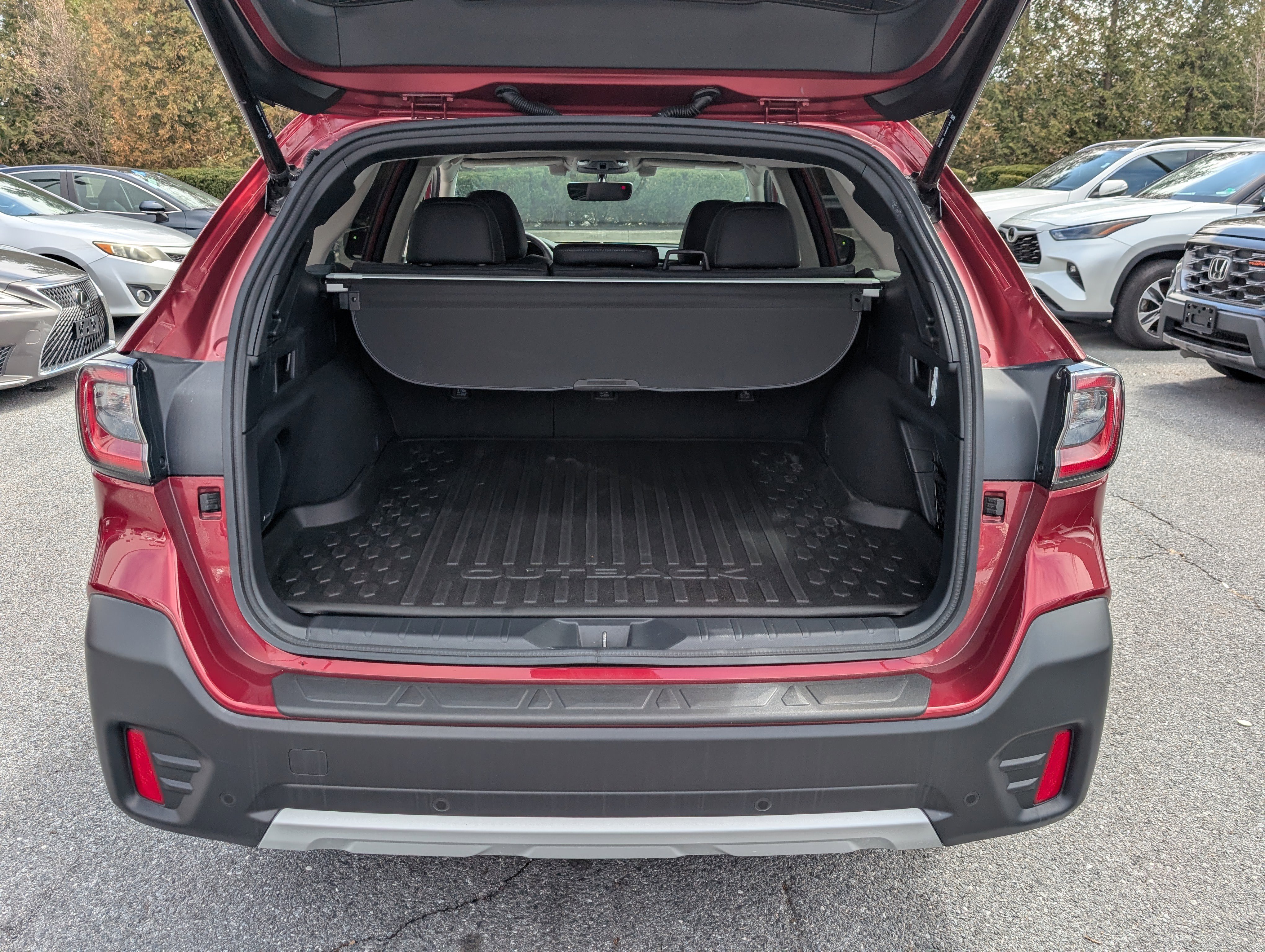 Used 2020 Subaru Outback Limited image 12