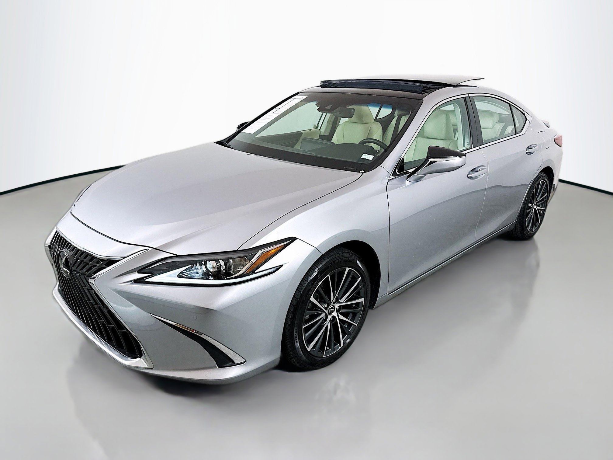 Certified 2022 Lexus ES 350 w/ Premium Package image 3