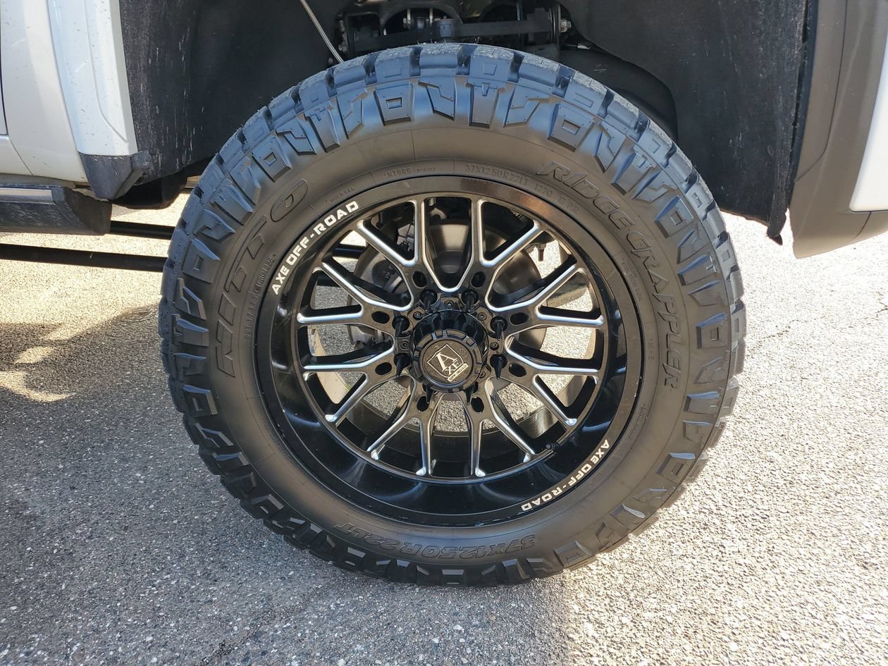 Used 2024 GMC Sierra 2500 Denali Ultimate AWD/4WD image 5