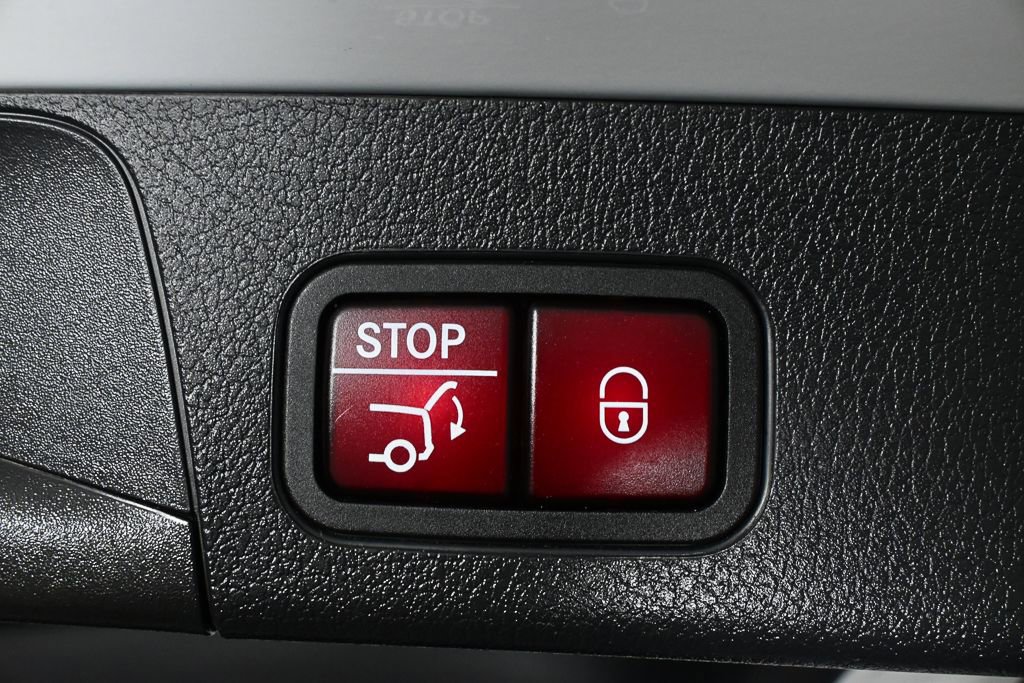 Certified 2022 Mercedes-Benz GLB 250 4MATIC image 31