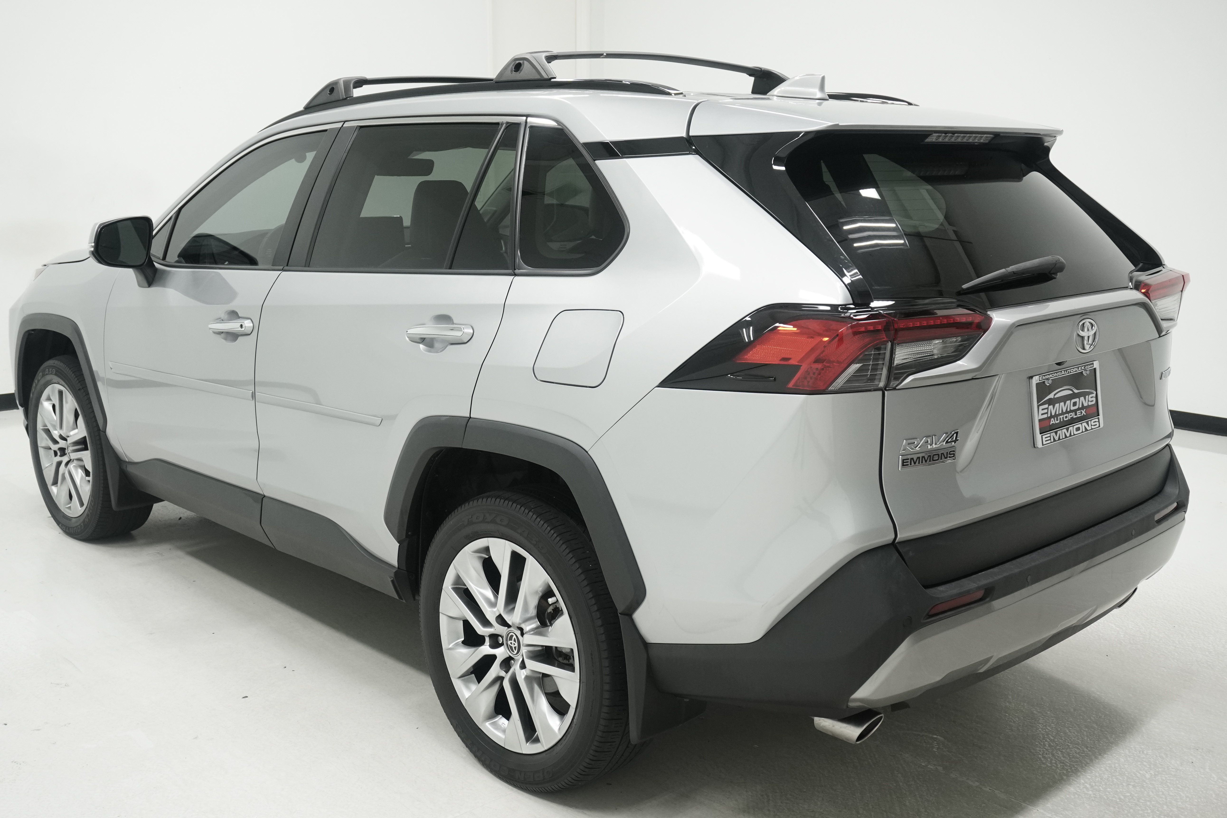 Used 2023 Toyota RAV4 Limited FWD image 6