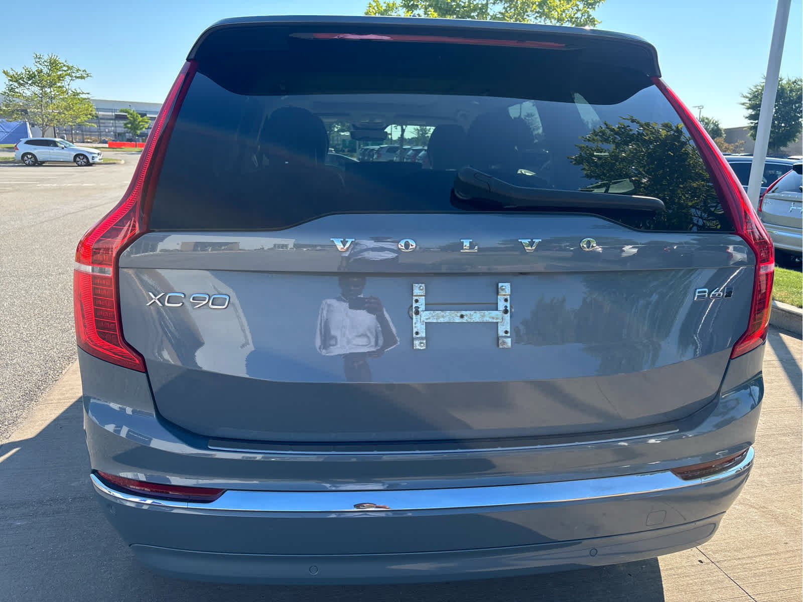 Used 2023 Volvo XC90 B6 Plus w/ Protection Package Premier AWD/4WD image 7