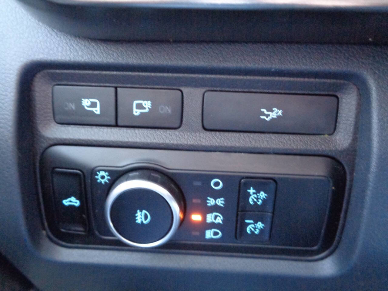 Used 2024 Ford F250 Lariat w/ Chrome Package image 37