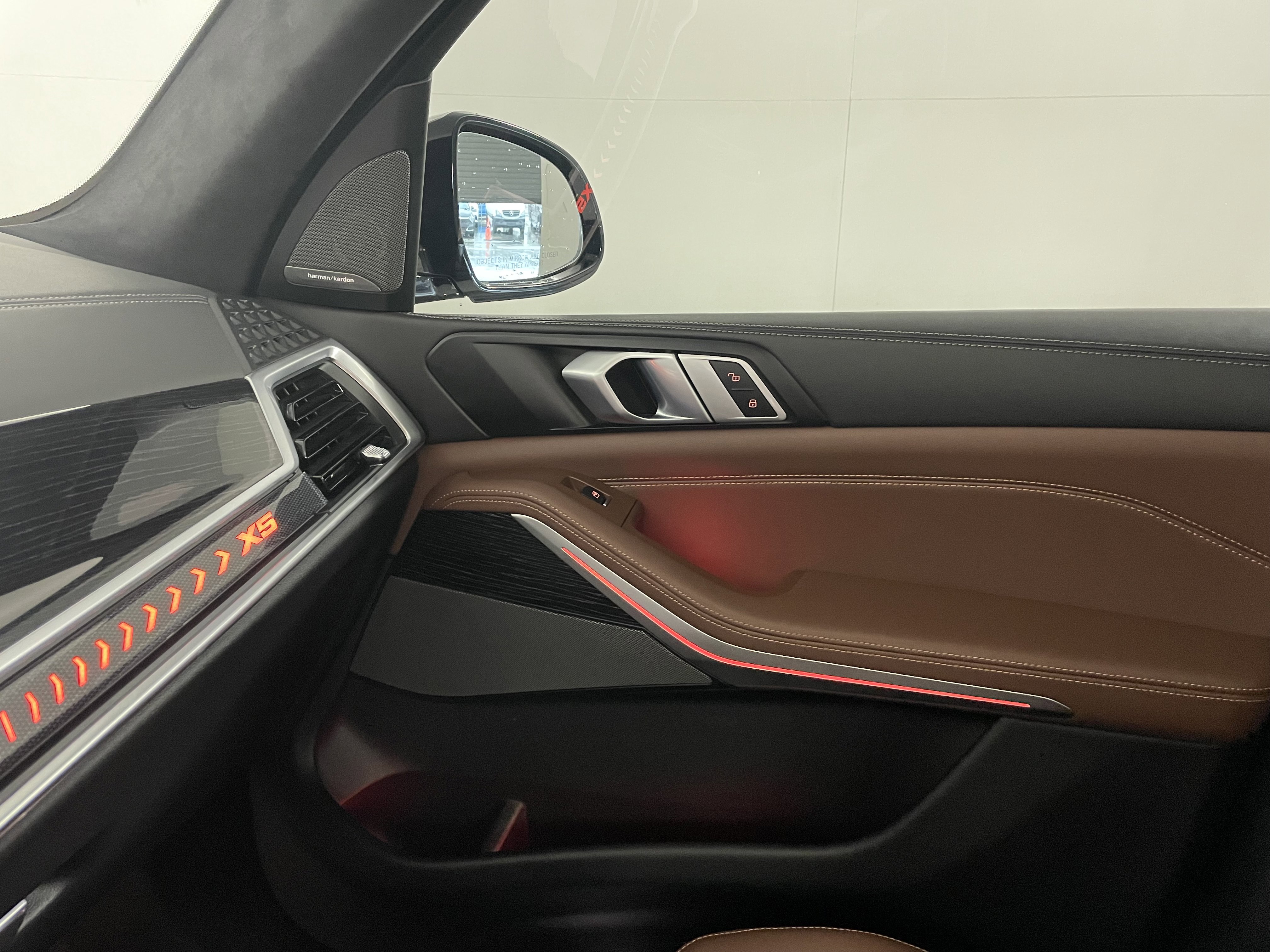 Used 2024 BMW X5 xDrive40i w/ M Sport Package image 12