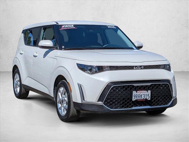 Used 2025 Kia Soul LX w/ LX Technology Package image 3