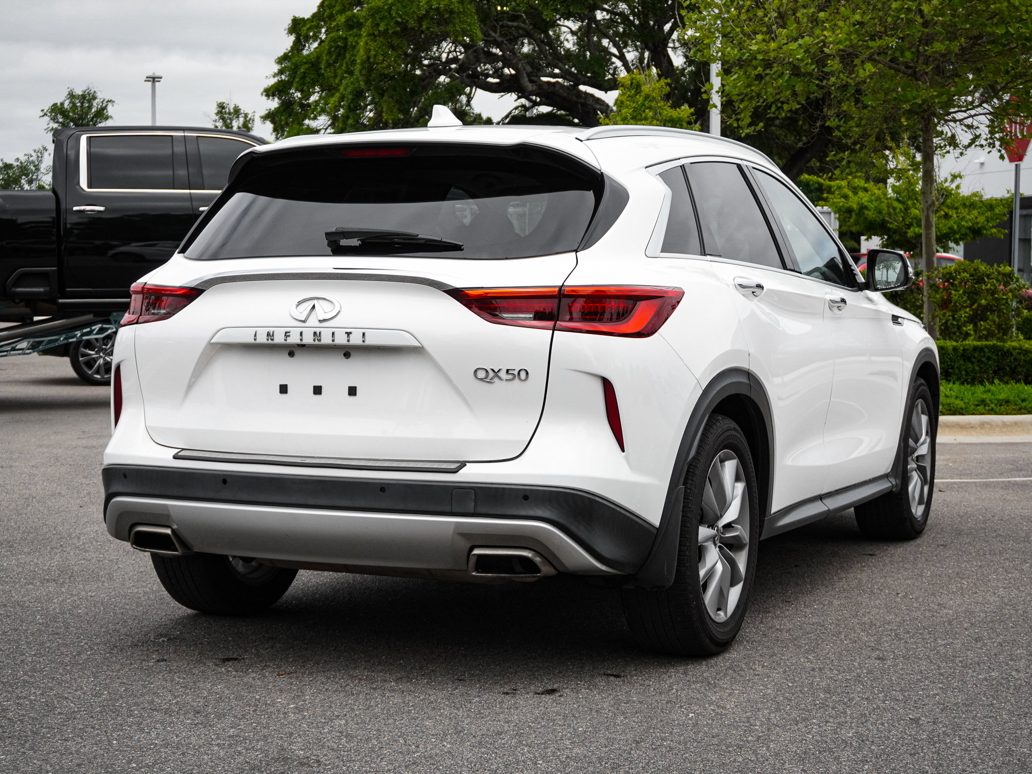 Used 2021 INFINITI QX50 Essential w/ Cargo Package FWD image 10