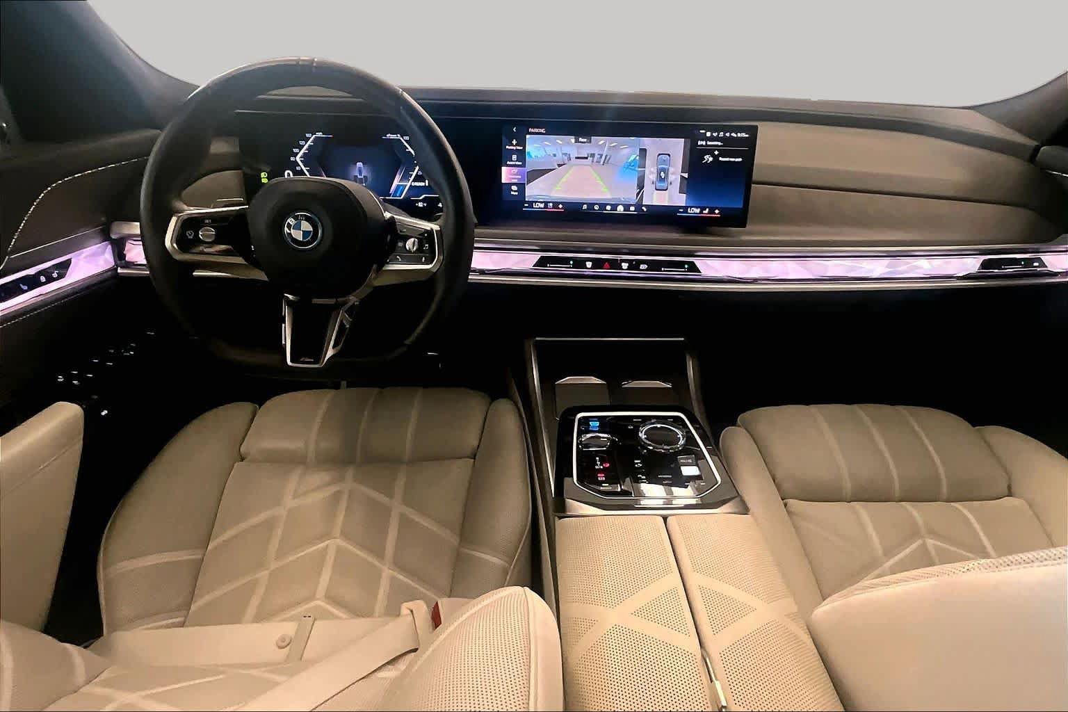 Used 2024 BMW i7 xDrive60 w/ Executive Package AWD/4WD image 14