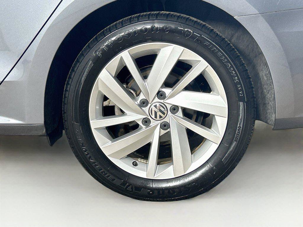 Used 2018 Volkswagen Passat 2.0T SE FWD image 31