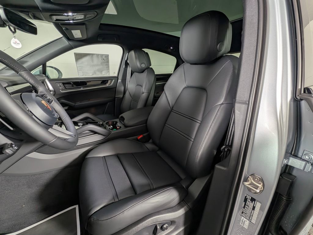 New 2026 Porsche Cayenne Coupe image 5