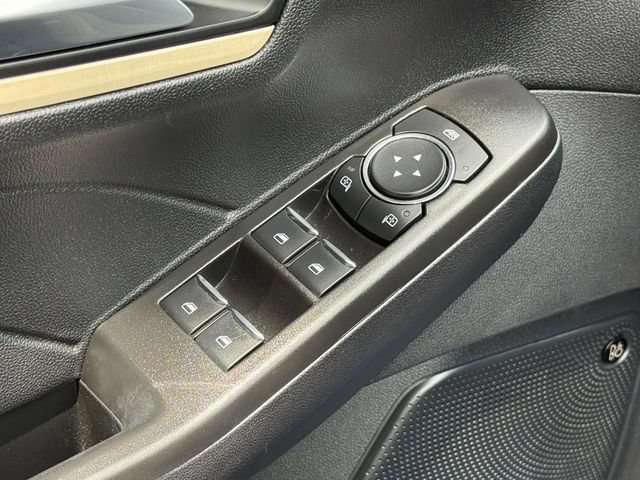 Used 2021 Ford Escape Titanium w/ Titanium Elite Package AWD/4WD image 10