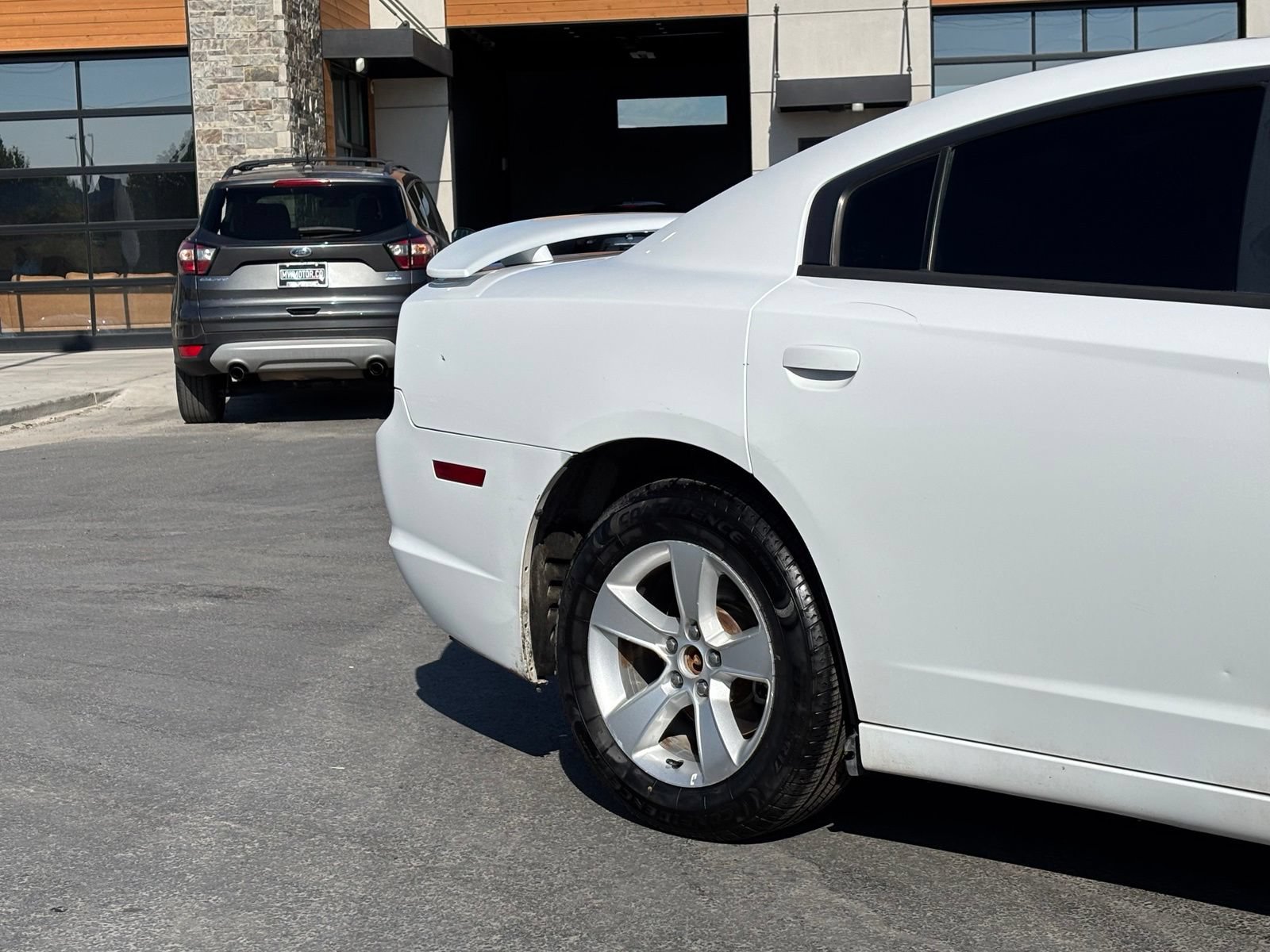 Used 2014 Dodge Charger SE RWD image 3