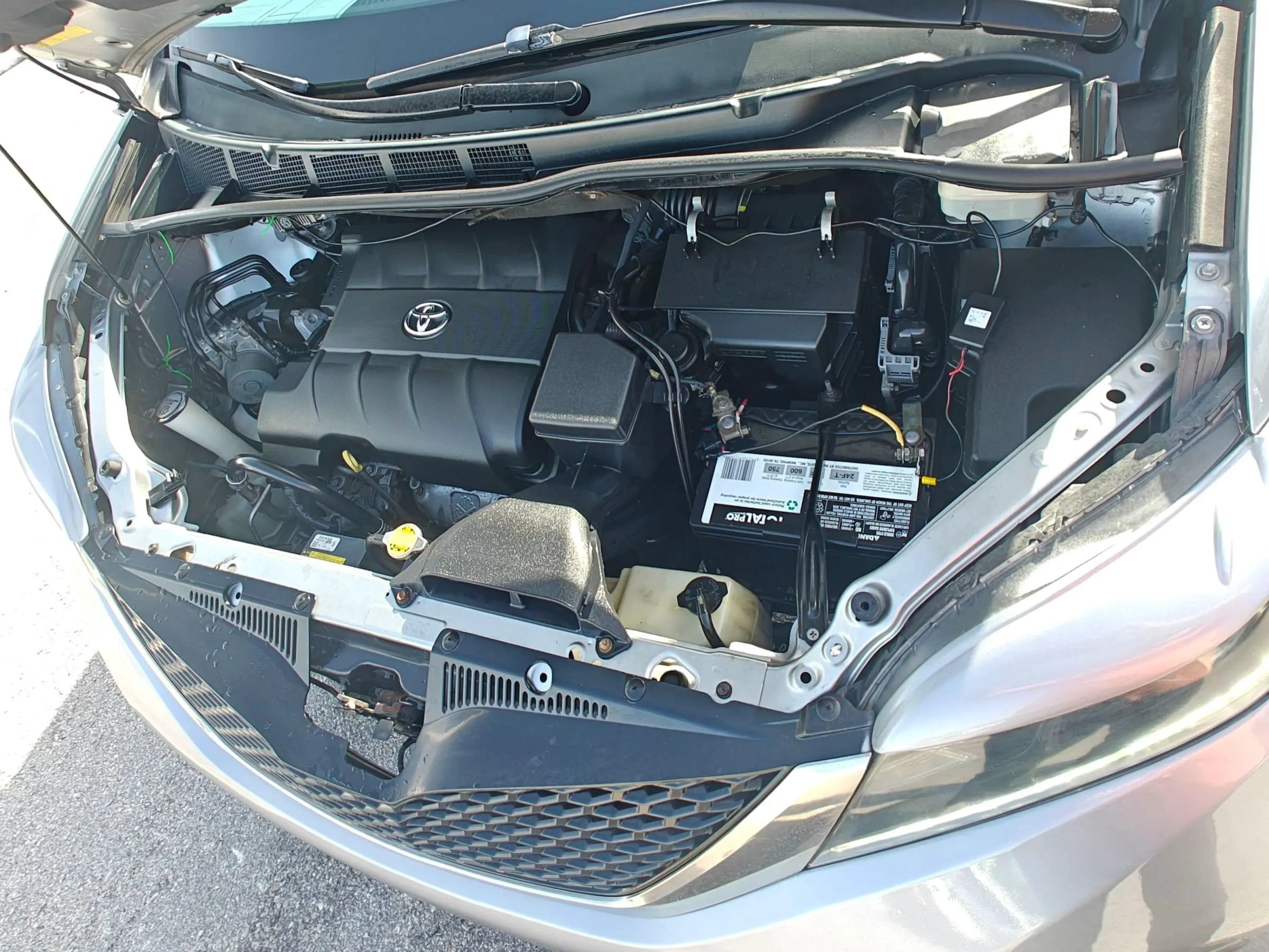 Used 2015 Toyota Sienna SE w/ SE Preferred Package FWD image 27