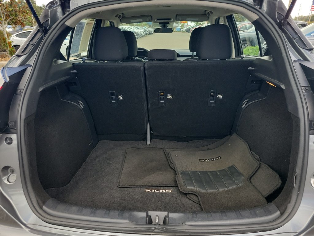 Used 2023 Nissan Kicks S FWD image 7