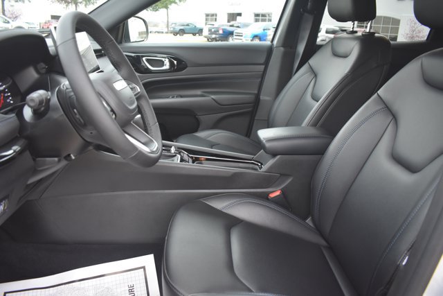 New 2026 Jeep Compass Limited AWD/4WD image 14