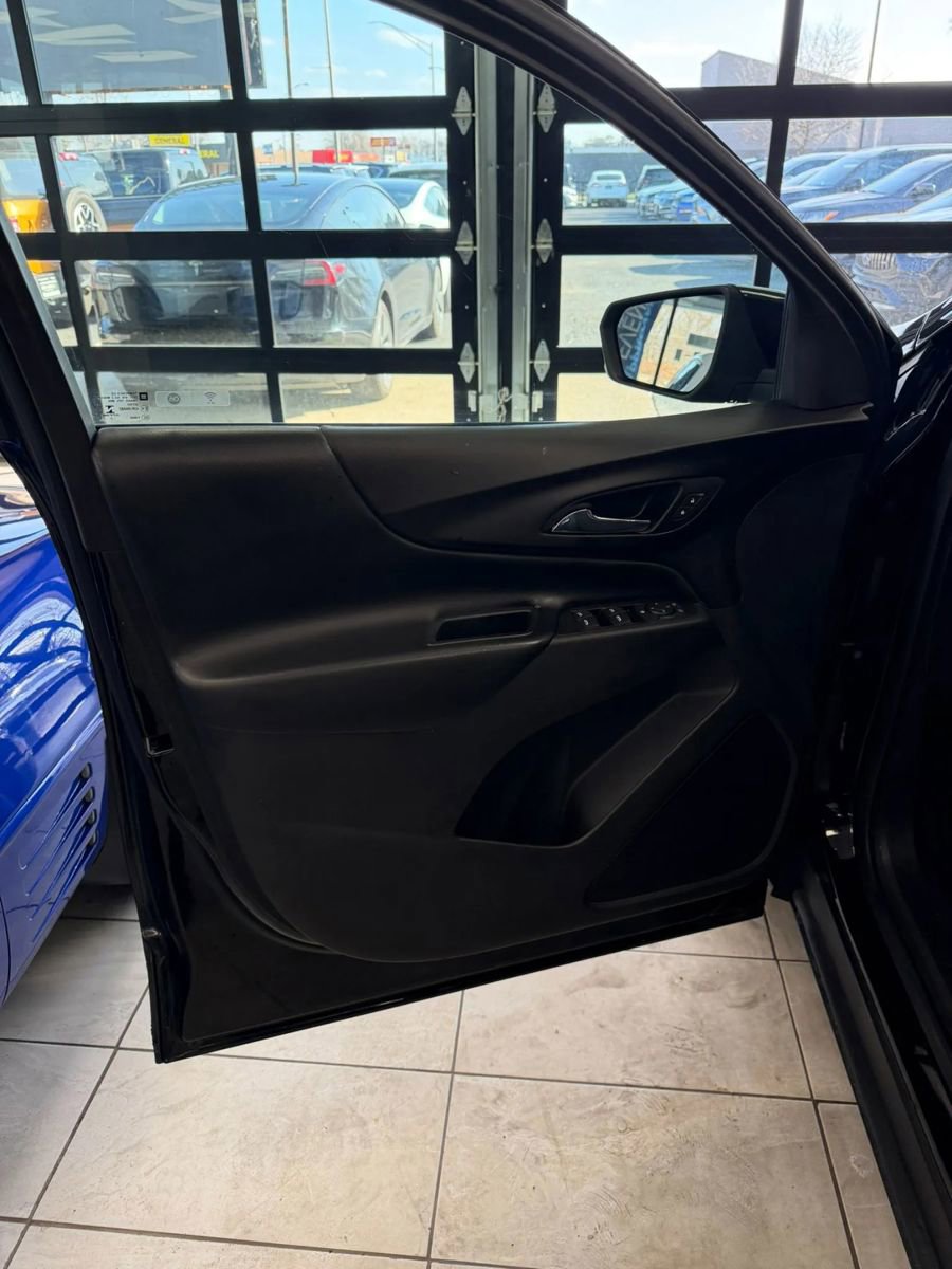 Used 2021 Chevrolet Equinox LT image 17