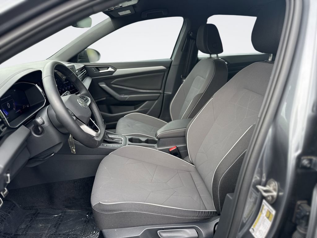 Used 2025 Volkswagen Jetta Sport image 13