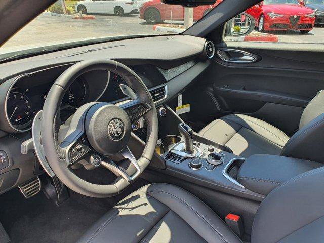 New 2024 Alfa Romeo Giulia Sprint RWD image 11
