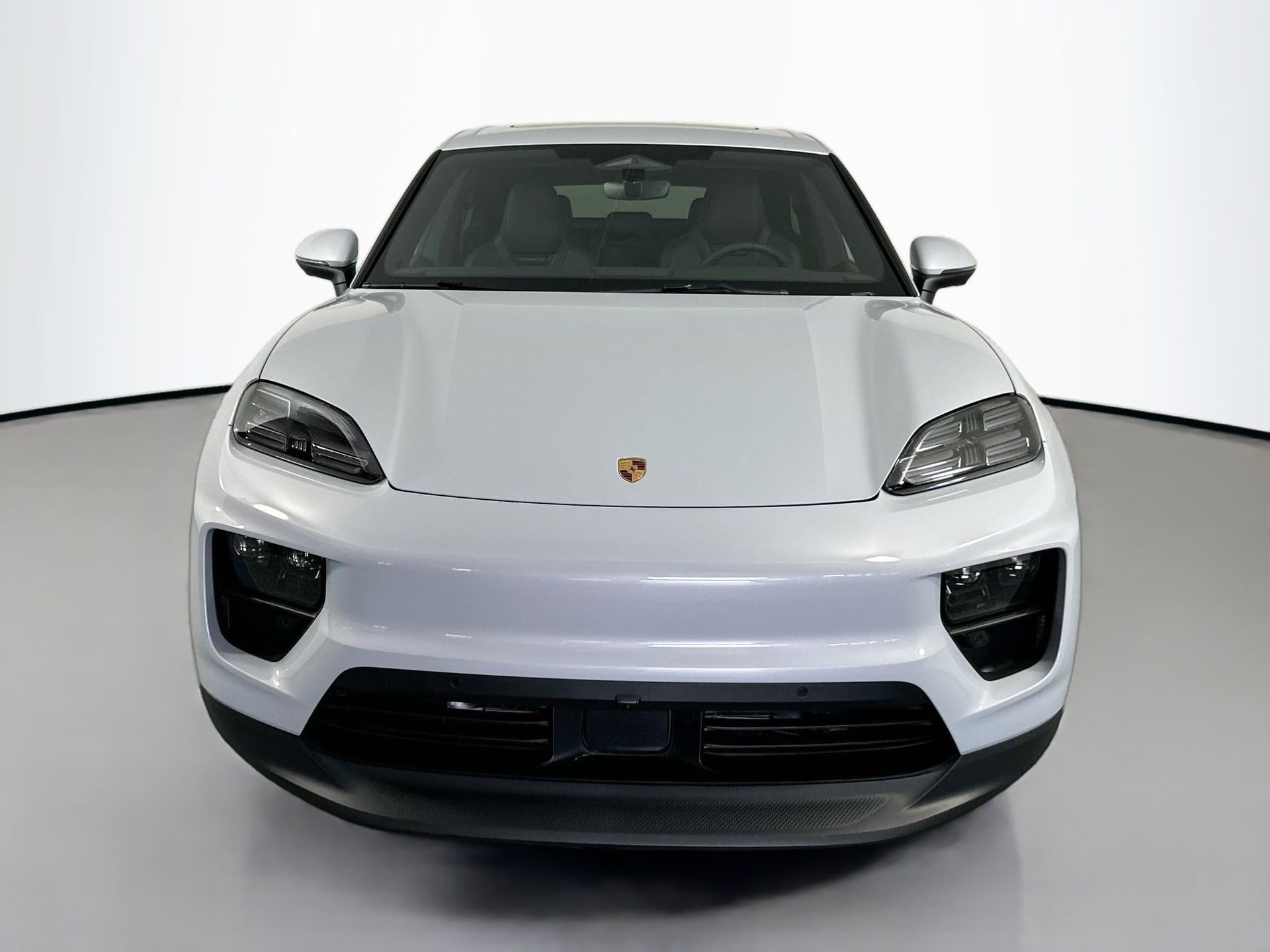 Certified 2025 Porsche Macan 4 Electric image 10