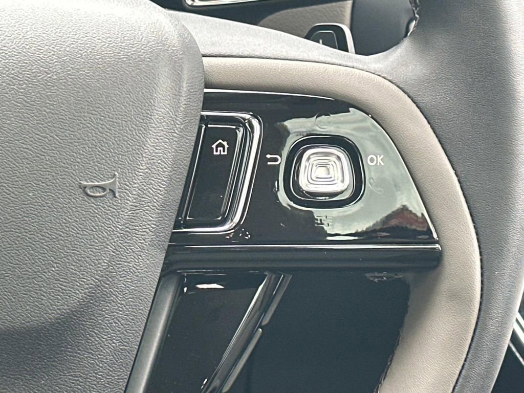 New 2025 Lincoln Corsair FWD w/ Equipment Group 101A image 26