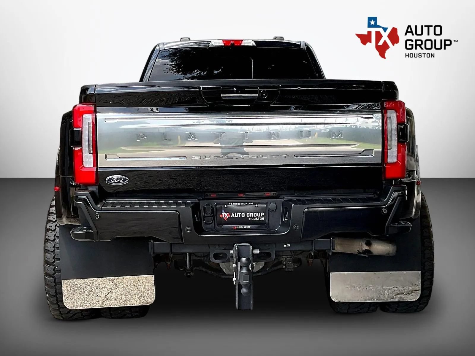 Used 2023 Ford F450 Platinum w/ FX4 Off-Road Package AWD/4WD image 7