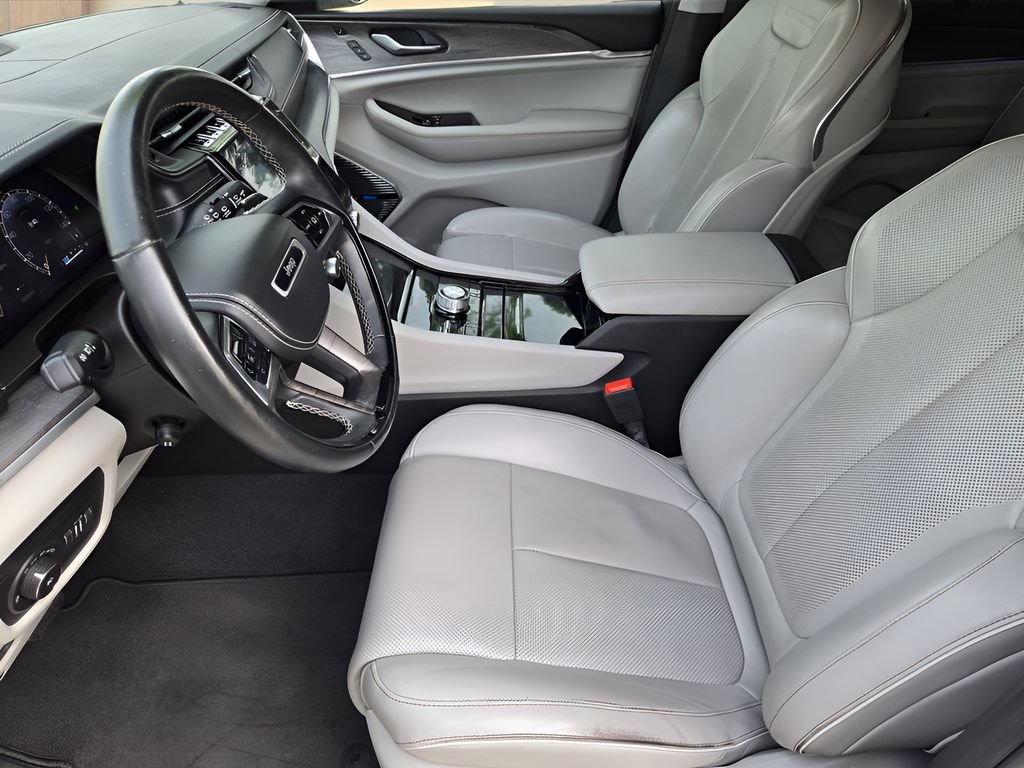 Used 2021 Jeep Grand Cherokee L Overland w/ Advanced Protech Group III AWD/4WD image 11