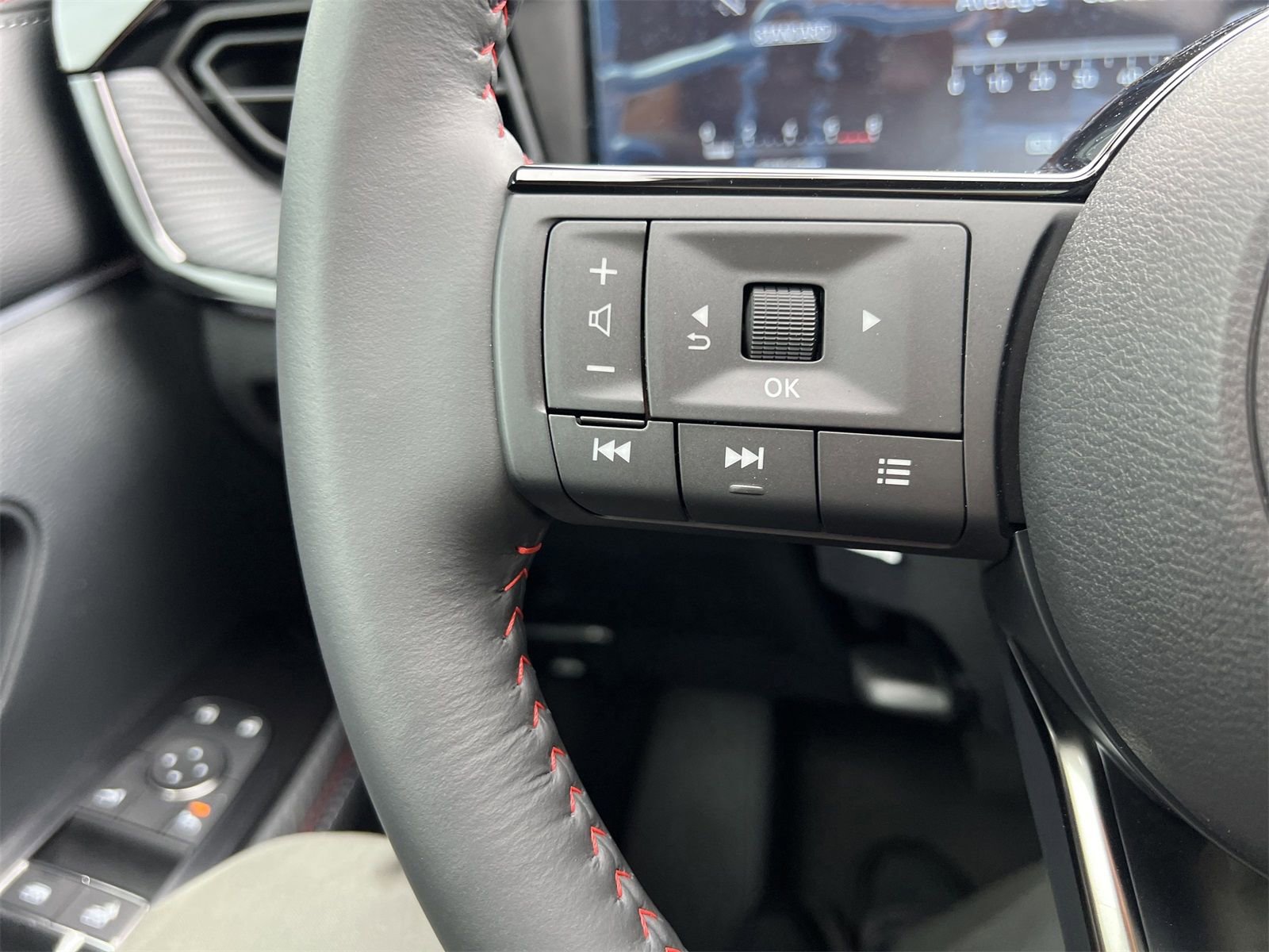 New 2025 Nissan Kicks SR w/ SR Premium Package image 11