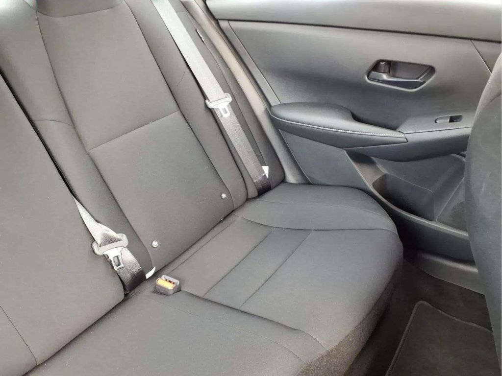 Used 2025 Nissan Sentra S image 18