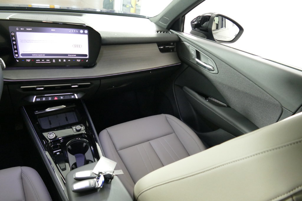 New 2026 Audi Q3 quattro 2.0T AWD/4WD image 24