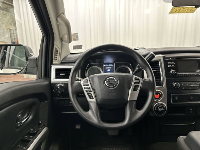 Used 2017 Nissan Titan SV AWD/4WD image 14