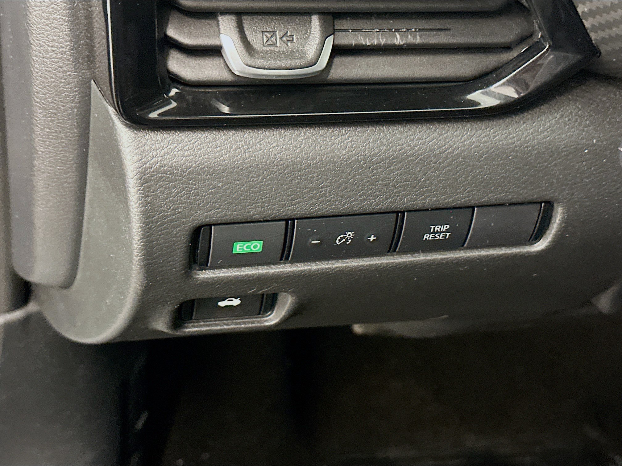 Used 2024 Nissan Sentra SV FWD image 17