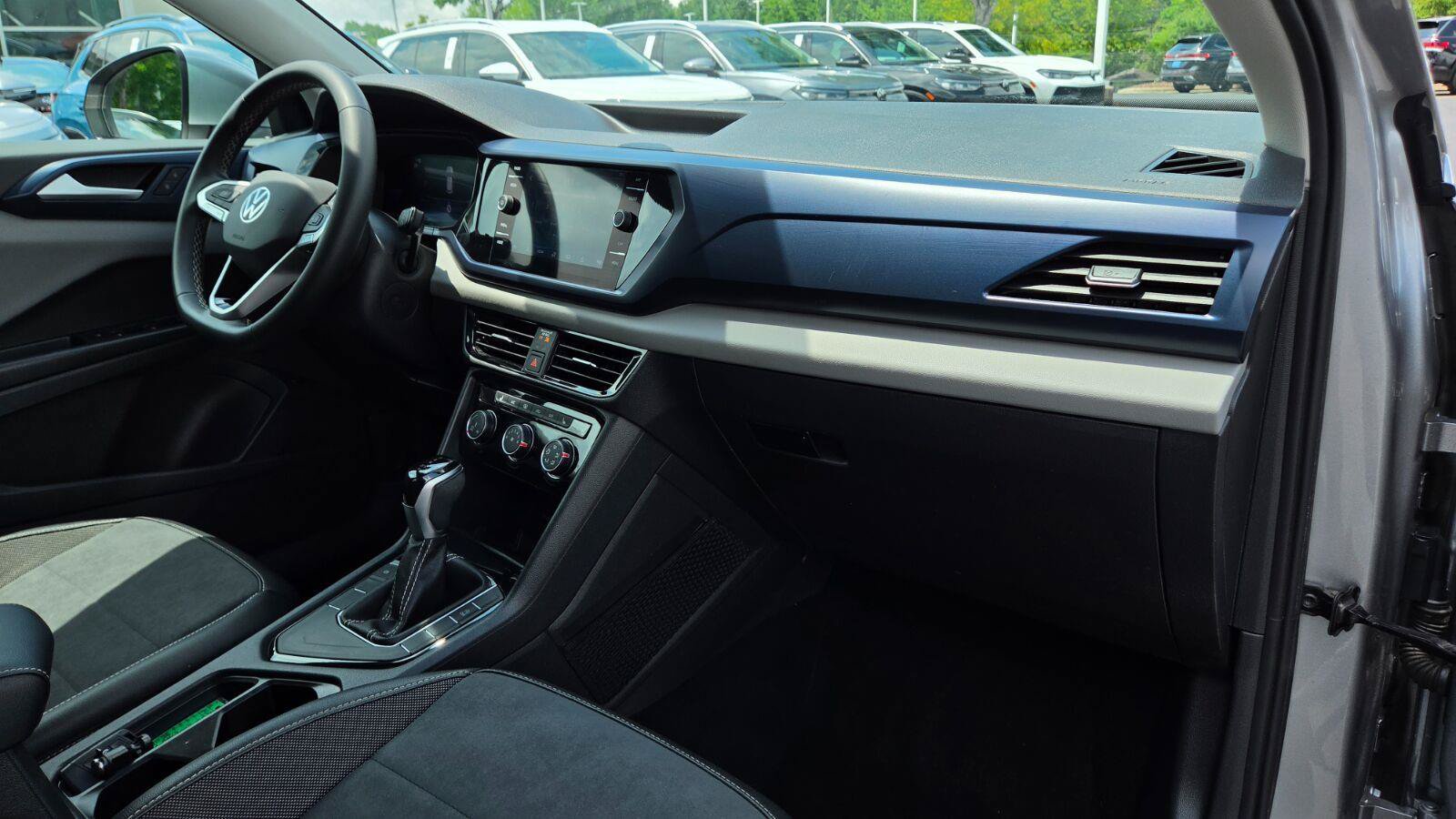 Certified 2023 Volkswagen Taos SE w/ Panoramic Sunroof Package FWD image 50