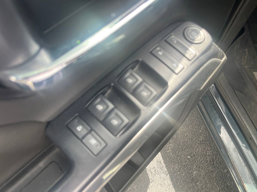 Used 2018 Chevrolet Silverado 1500 LT w/ All Star Edition AWD/4WD image 11