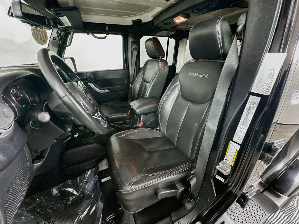 Used 2016 Jeep Wrangler Unlimited Sahara w/ Connectivity Group AWD/4WD image 26