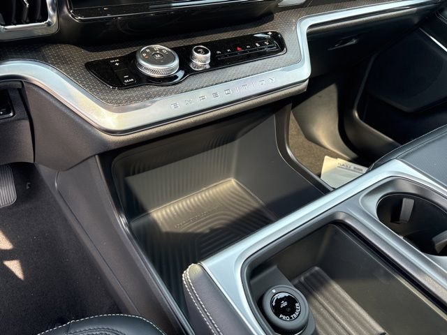 New 2026 Ford Expedition Platinum image 18