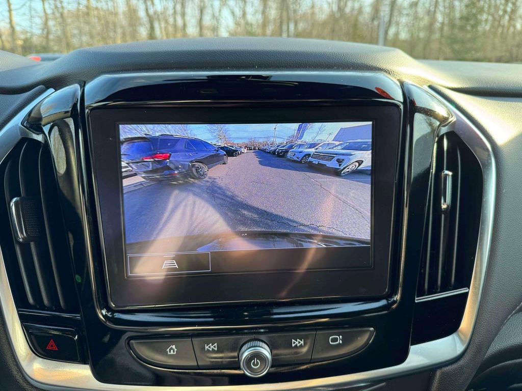 Used 2023 Chevrolet Traverse LT FWD image 30