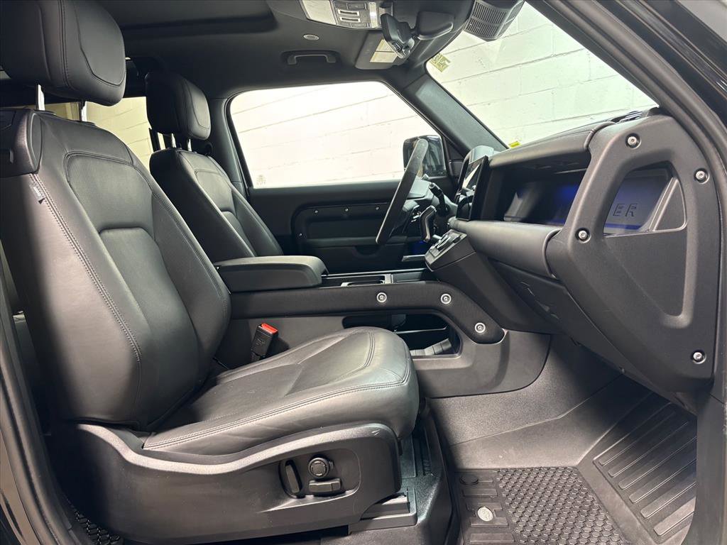 Used 2024 Land Rover Defender 90 V8 image 29