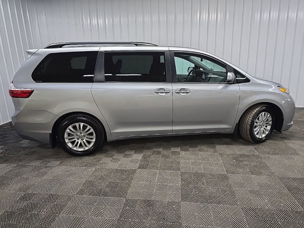 Used 2017 Toyota Sienna XLE w/ XLE Navigation Package image 2