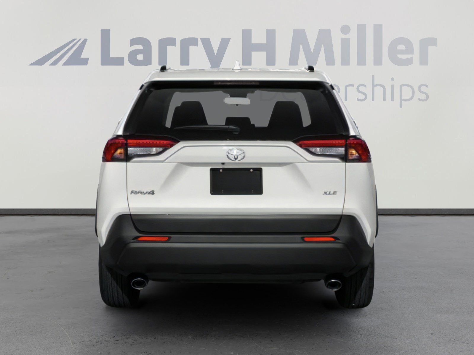 Used 2019 Toyota RAV4 XLE w/ Convenience Package AWD/4WD image 5