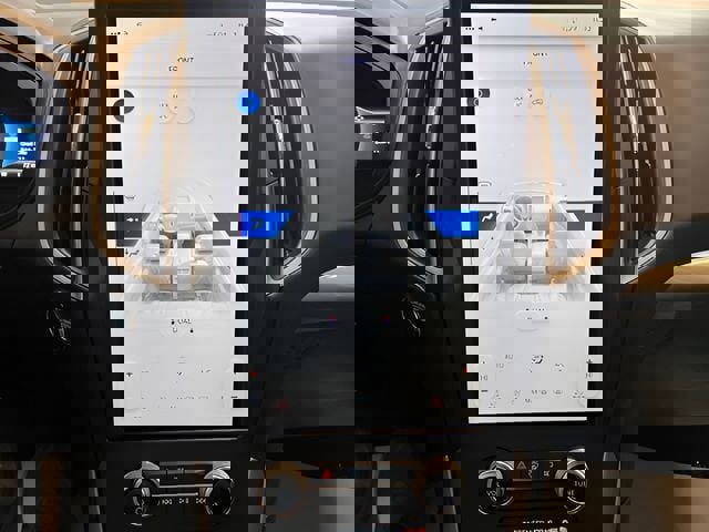 Used 2024 Ford Edge SEL image 23