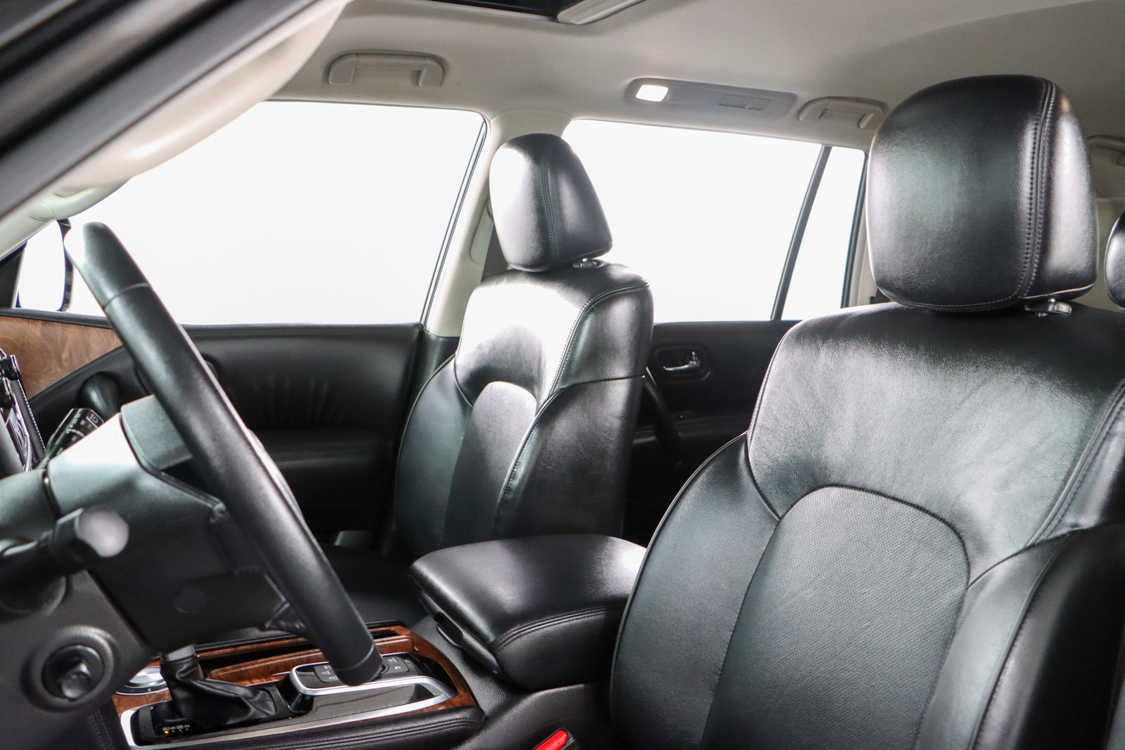 Used 2024 Nissan Armada SL image 25